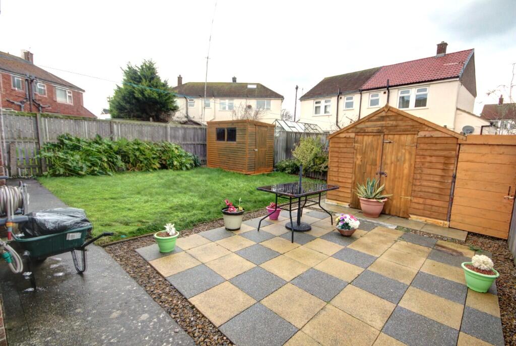 4 East Way, Whitby, North Yorkshire, YO21 3PE photo 2