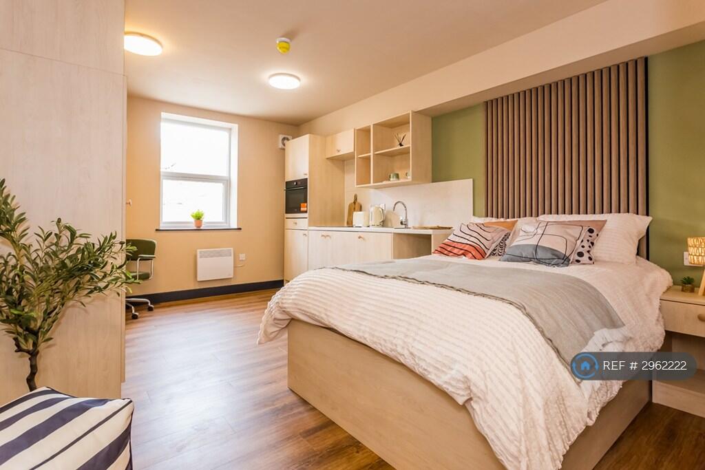 Apartment in Middlesbrough, Middlehaven - View 4