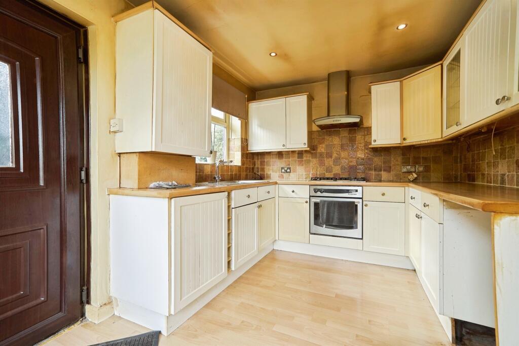 House in Bradford, Thwaites Brow, Keighley - View 5
