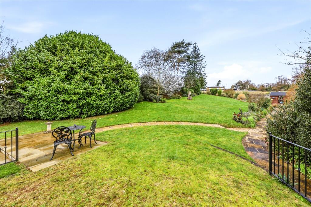 High Street, Clophill, Bedfordshire, MK45 photo 4