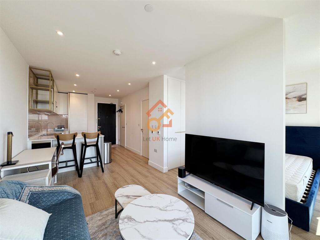 Studio flat for rent