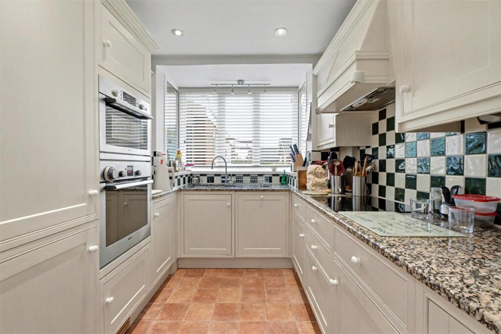 Mowbray Rise, Arnold photo 4