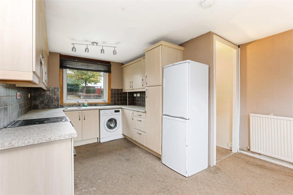 House in Cumbernauld, Carbrain - View 5