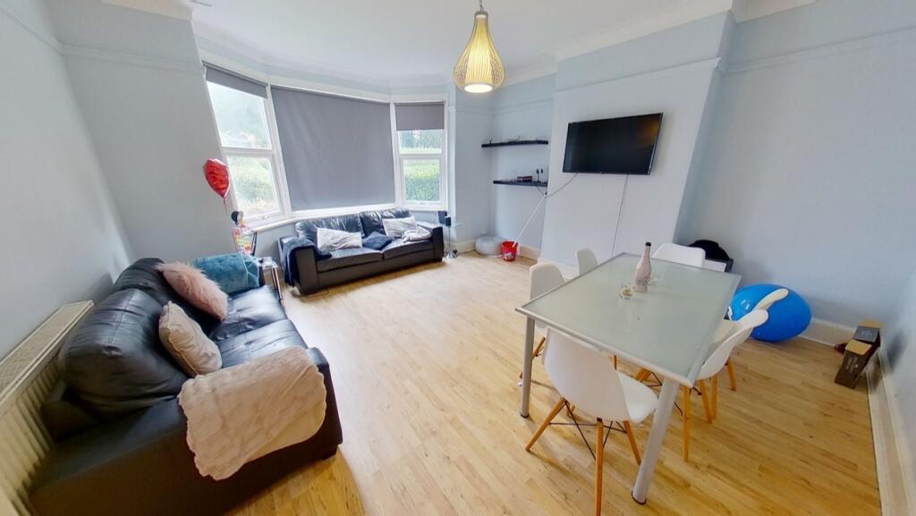 Main image of property: St Michaels Lane, Headingley, Leeds, West Yorkshire