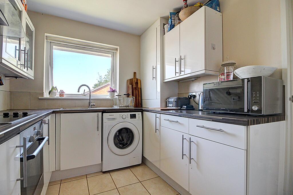 Elgar Close, Basingstoke, RG22 - View 5