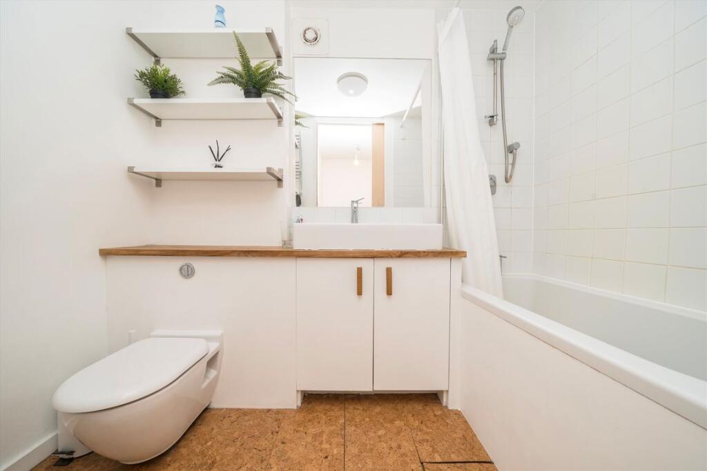 Apartment in London - More