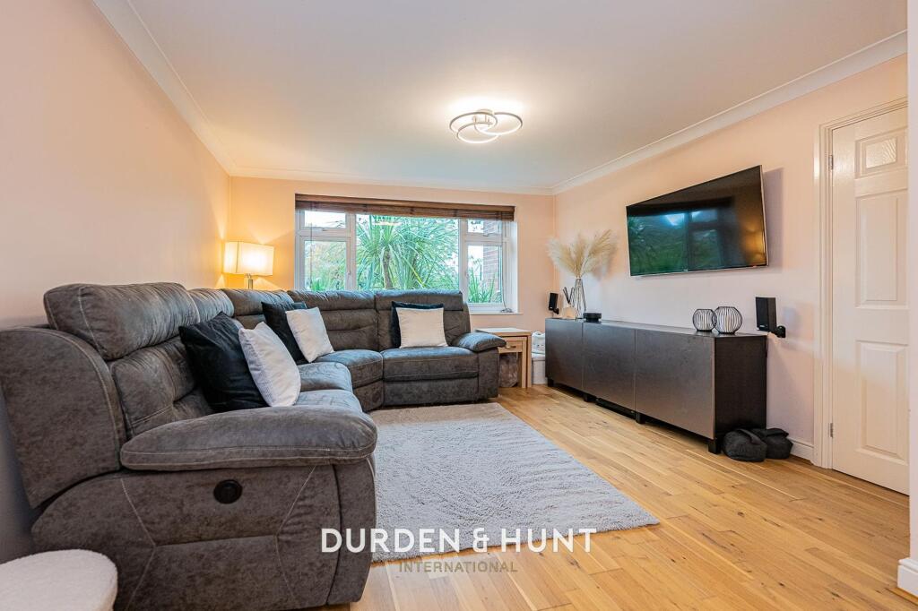 Hawthorn Close, Takeley, CM22 photo 2