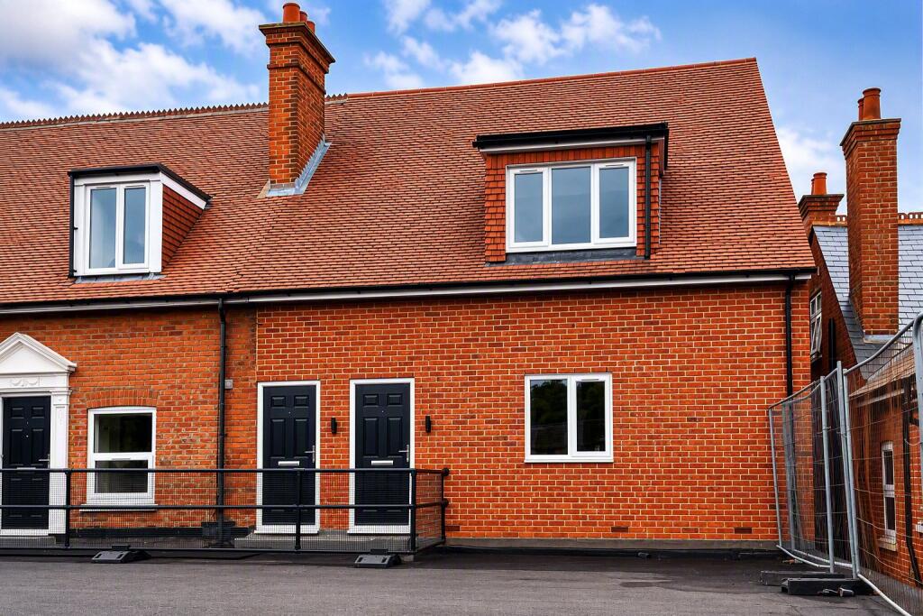 Main image of property: Fleet Road, Fleet, Hampshire, GU51