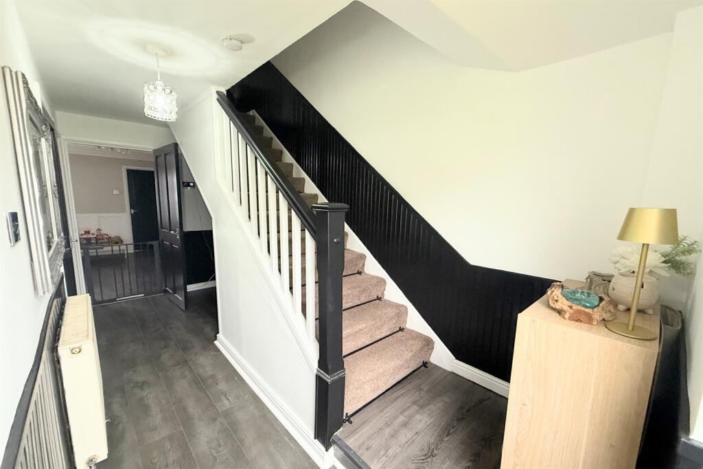 Thorn Road, Runcorn, WA7 5JG photo 4