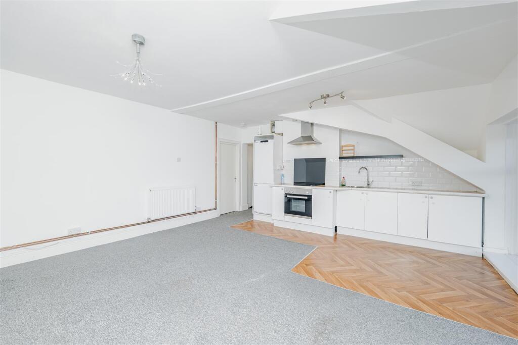 Apartment in Barry, Vale of Glamorgan - More