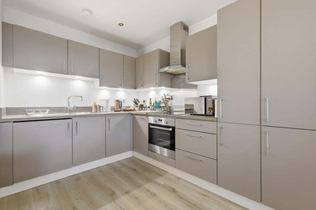 Chorley Court, Canary Wharf, E14 - View 6