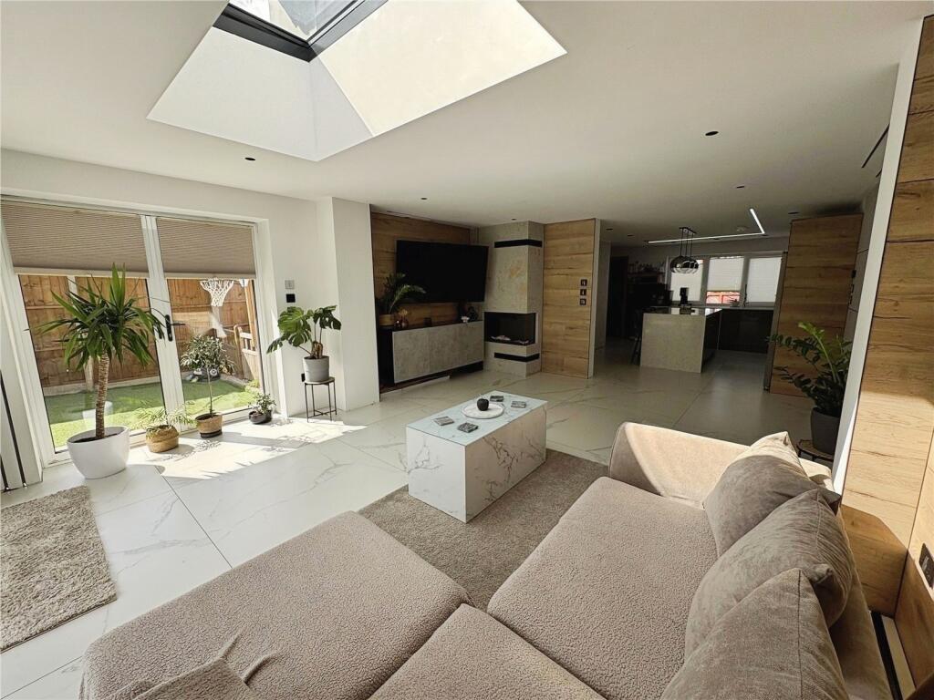 House in Guildford - View 2