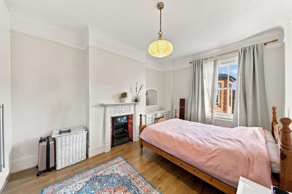 Apartment in London - More
