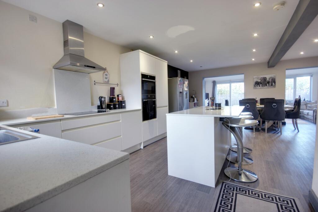 Main image of property: 86 Hill Crest Drive, Beverley