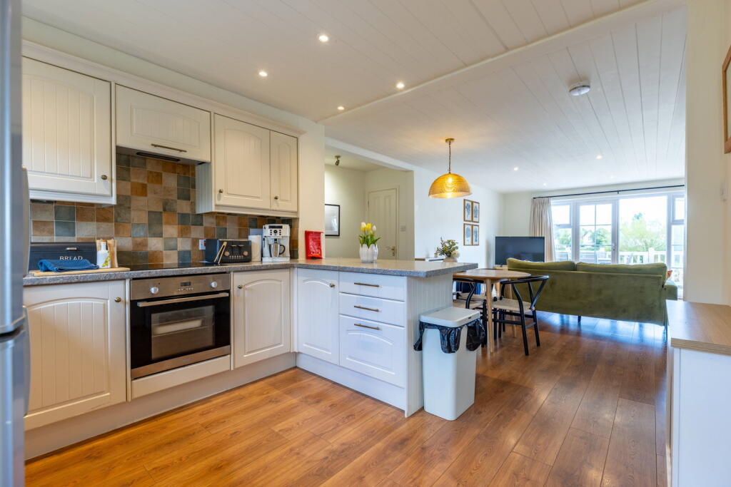 House in Gloucester - View 5