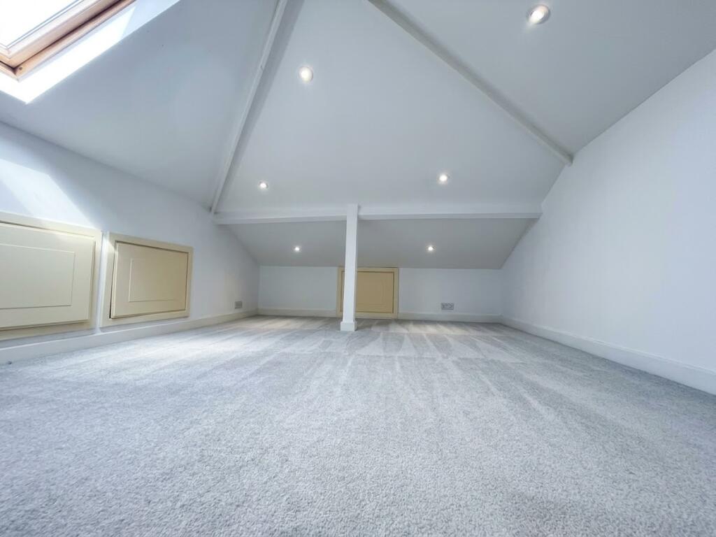 House in Portsmouth - More