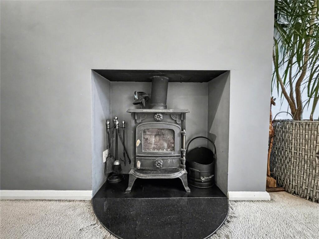 Prinys Drive, Wigmore, Kent, ME8 photo 4