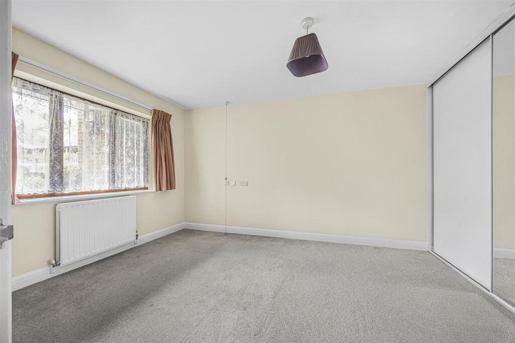 Emmbrook Court, Reading - View 6