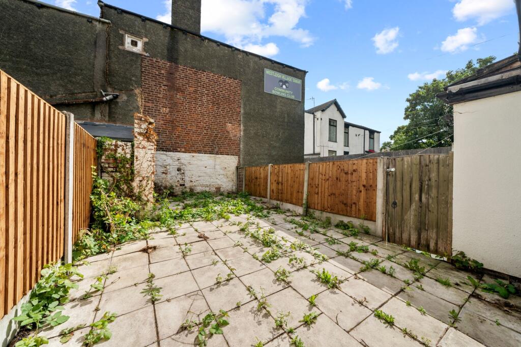 House in Wigan, Westleigh - View 4