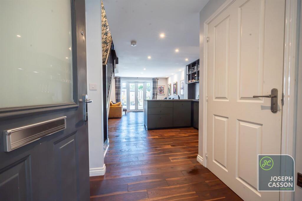 House in Taunton - View 5