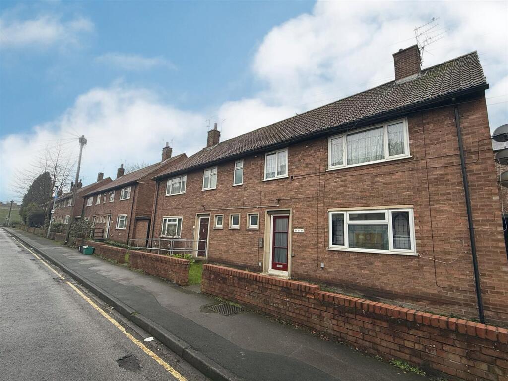 2-bed flat on Swann Street, York, £150,000