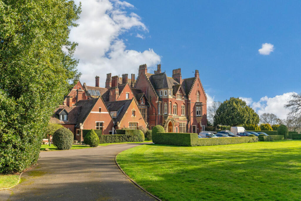 Main image of property: Hitcham Lane Burnham, Buckinghamshire, SL1 7DP