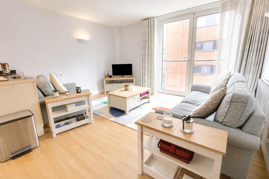 Apartment in Southampton, Ocean Village - View 3