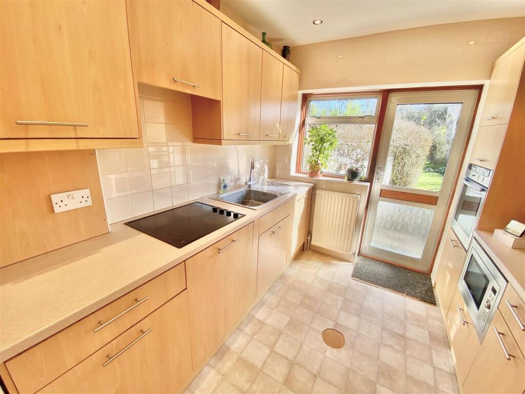 House in Potters Bar, Oakmere - View 3
