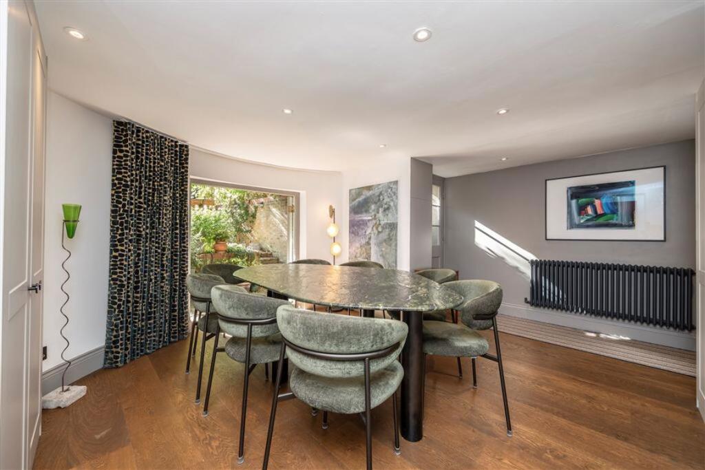House in London, Bermondsey Village, Walworth - View 2