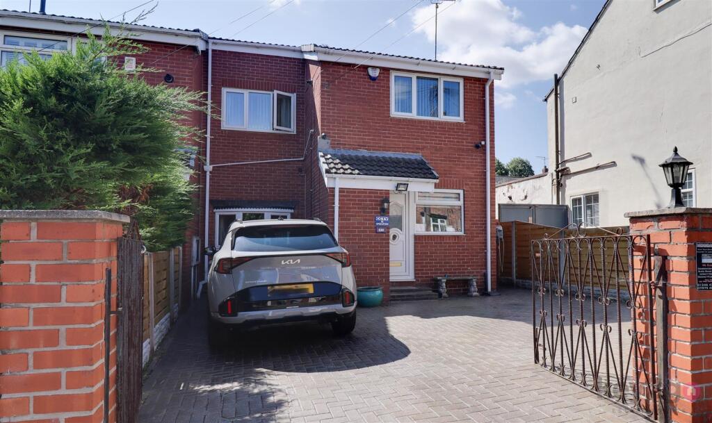 Main image of property: Queen Street, Eckington, Sheffield, S21