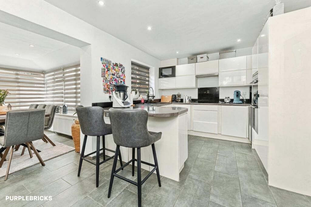 House in Kirklees, West Yorkshire - More