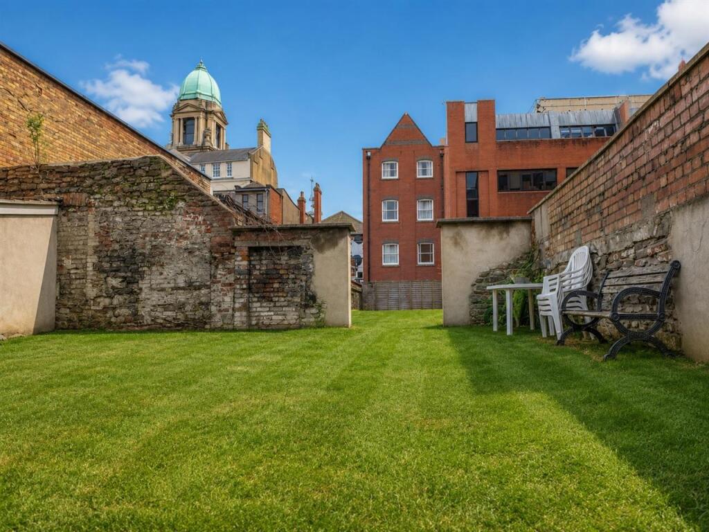 Merchants Rest, City Centre, Bristol - More
