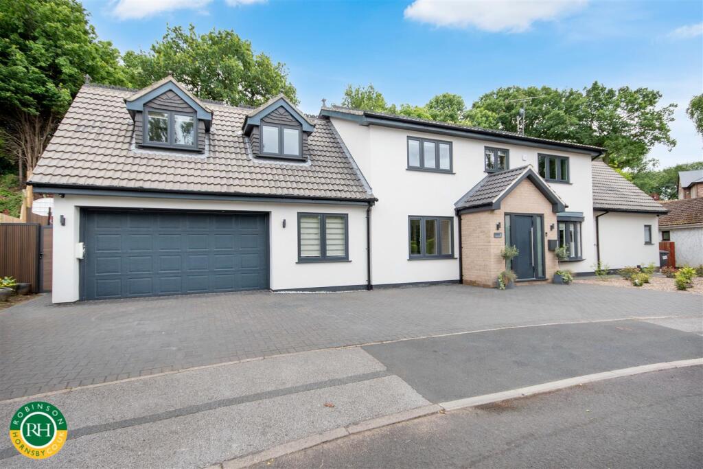 5-bed house on Birchwood Dell, Bessacarr, Doncaster, £860,000