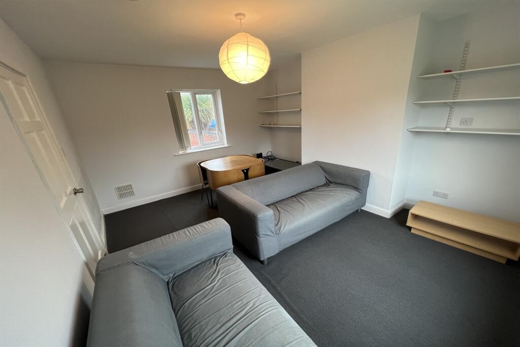 House in Nottingham - View 5