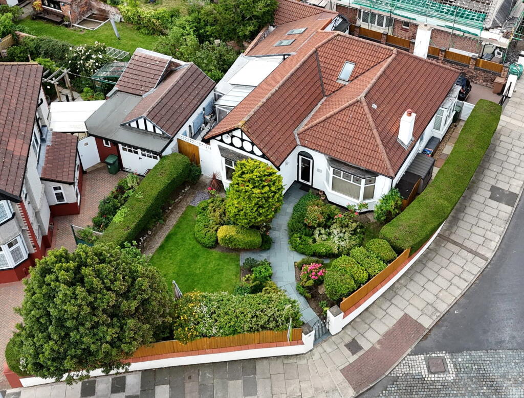 4-bed detached on Marlowe Road, Wallasey, £379,000