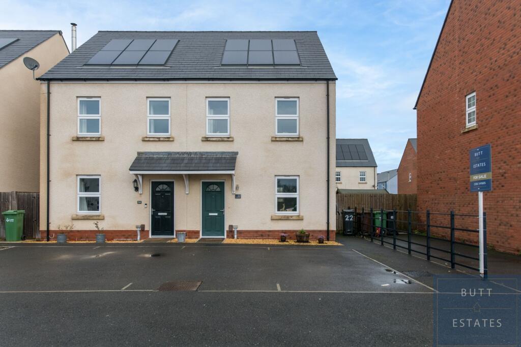 2-bed semi-detached on Fish Street, Exeter, £300,000