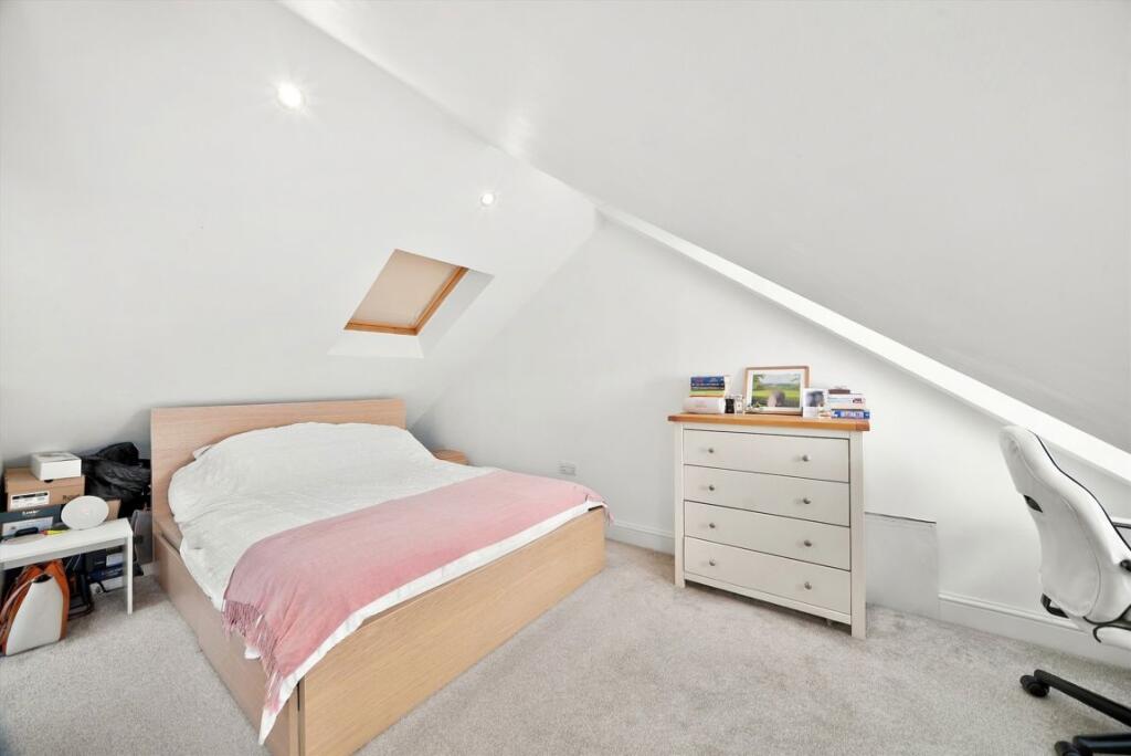 Apartment in Twickenham, East Twickenham, St Margarets - View 4