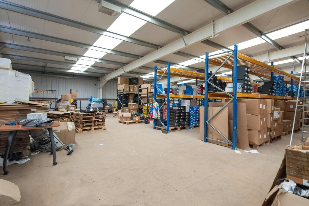 25Unit_14_Easter_Industrial_Park_RM13.jpg