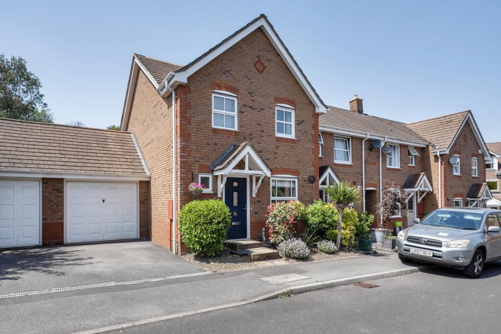 House in Basingstoke and Deane, Old Basing and Lychpit