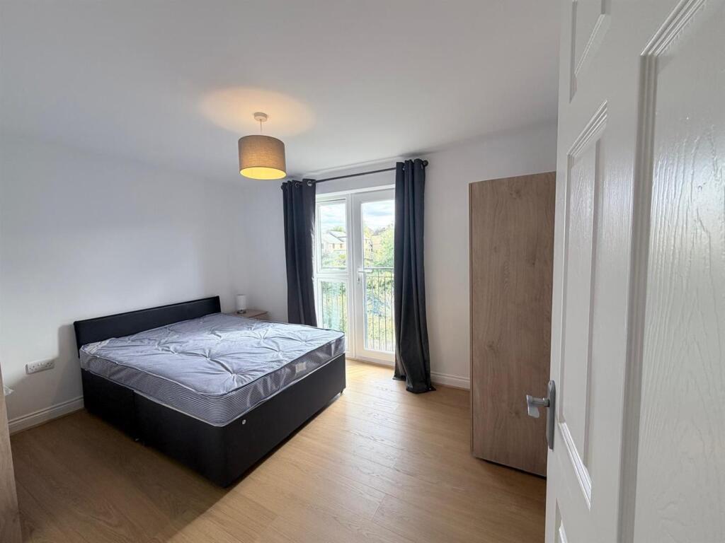 Apartment in Swindon - View 5