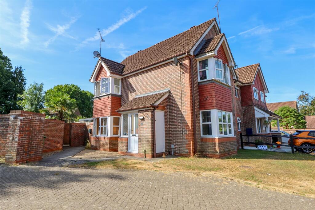 Main image of property: Cissbury Close, Horsham