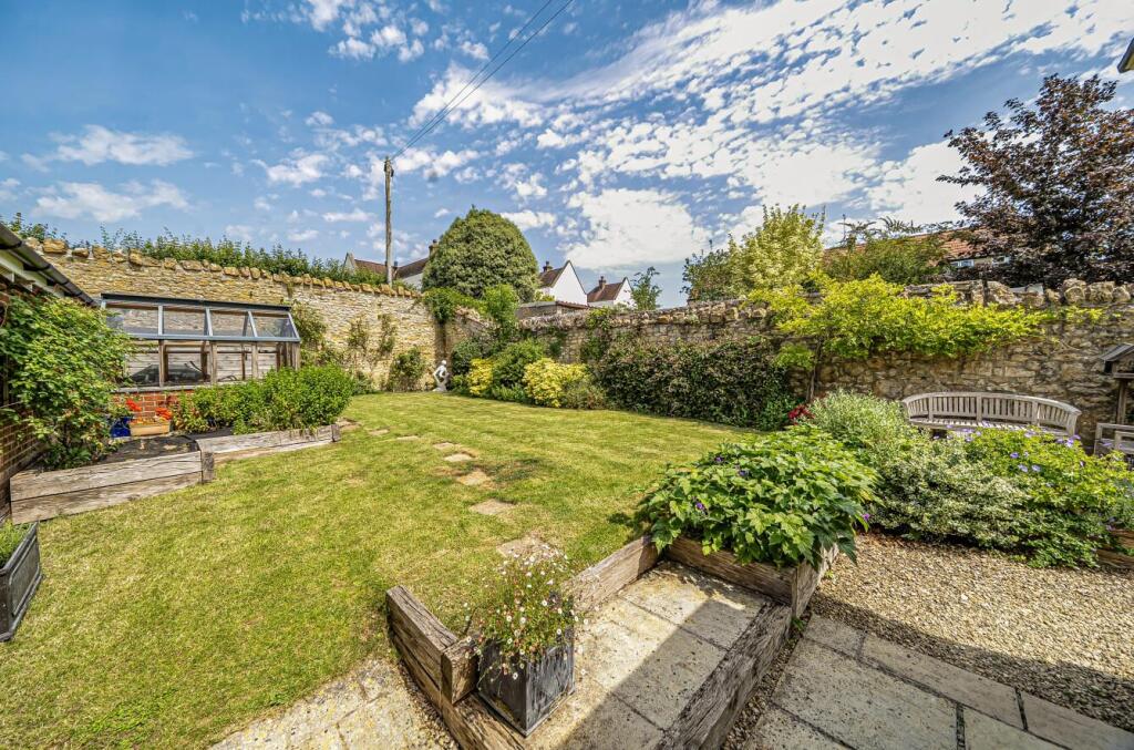 1, Abbotts Court, Priestlands Lane, Sherborne photo 4