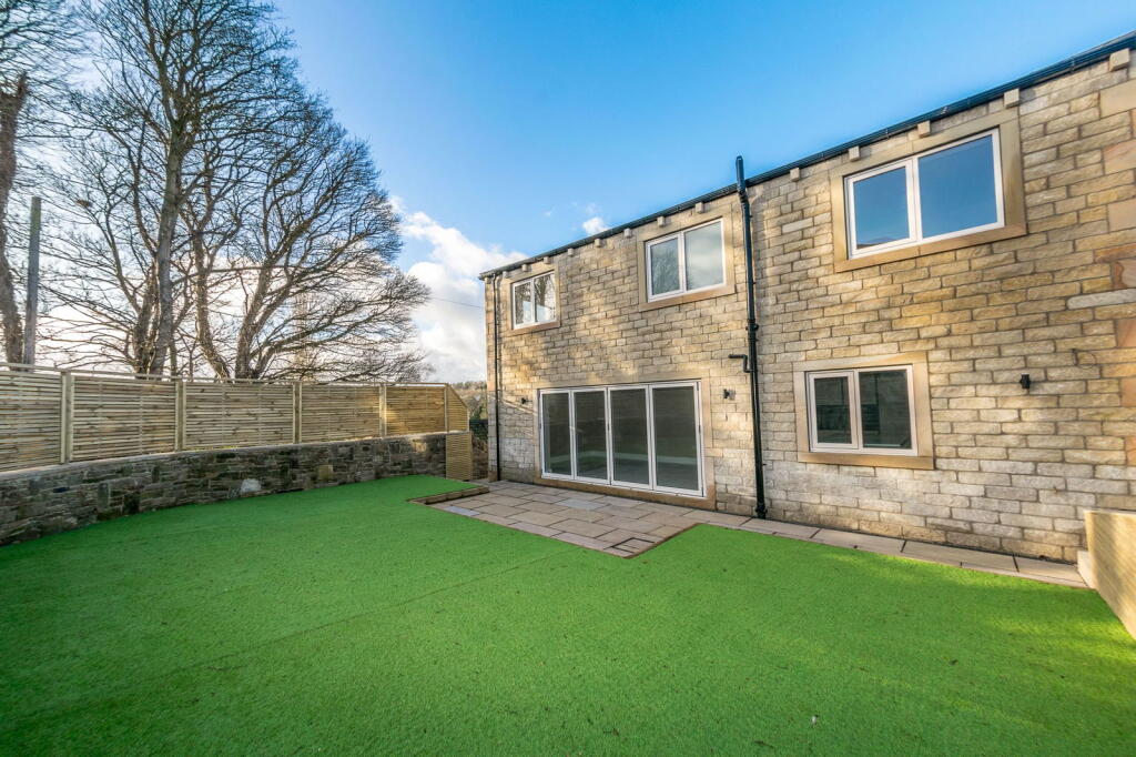 5 Hallas Road photo 2