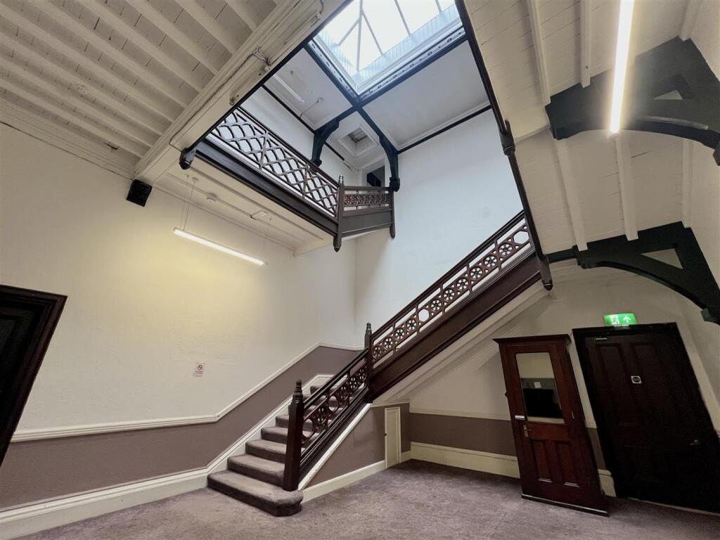 Apartment in Trafford, Greater Manchester - View 2