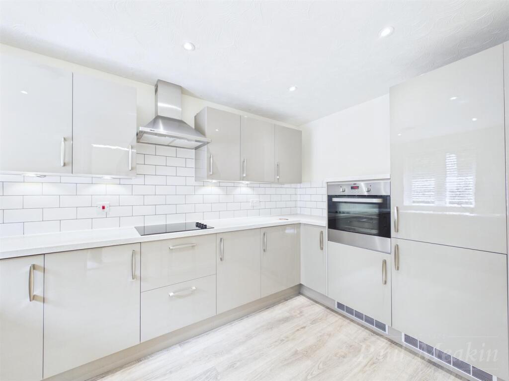 Apartment in London, Selsdon - More