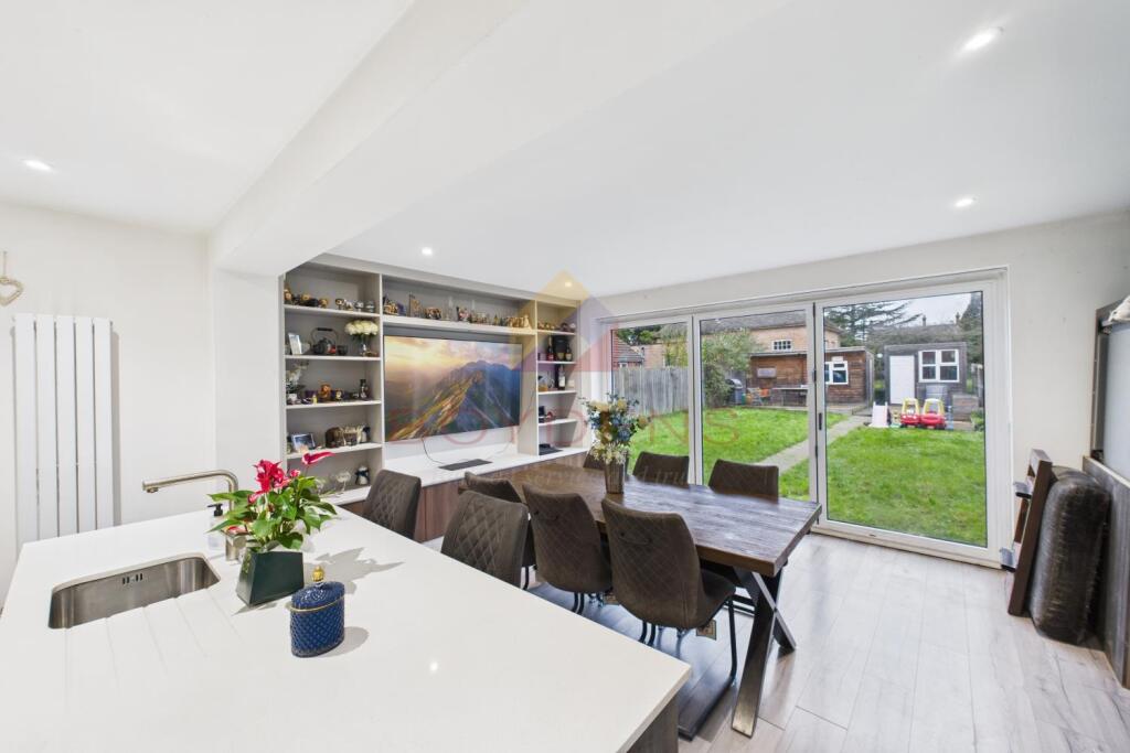 3 bedroom semi-detached house for sale in St Marys Road Kelvedon, CO5
