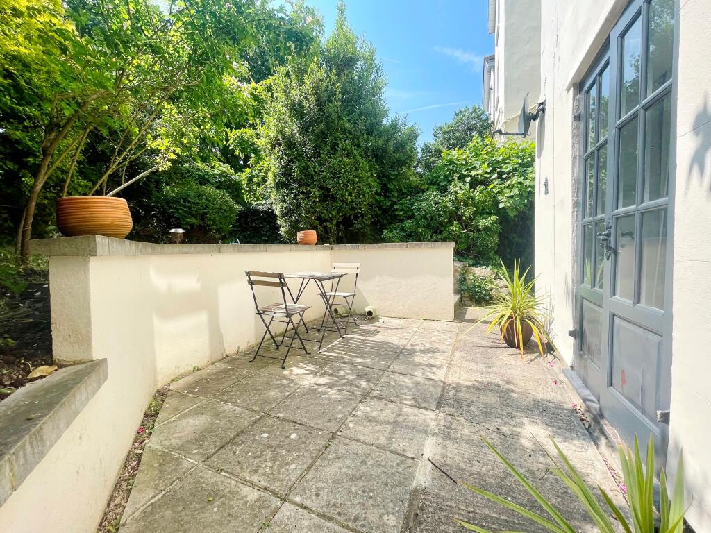 Apartment in Cheltenham, Warden Hill, Montpellier - View 3