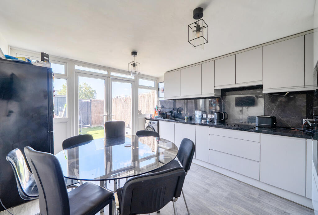 House in London - View 3