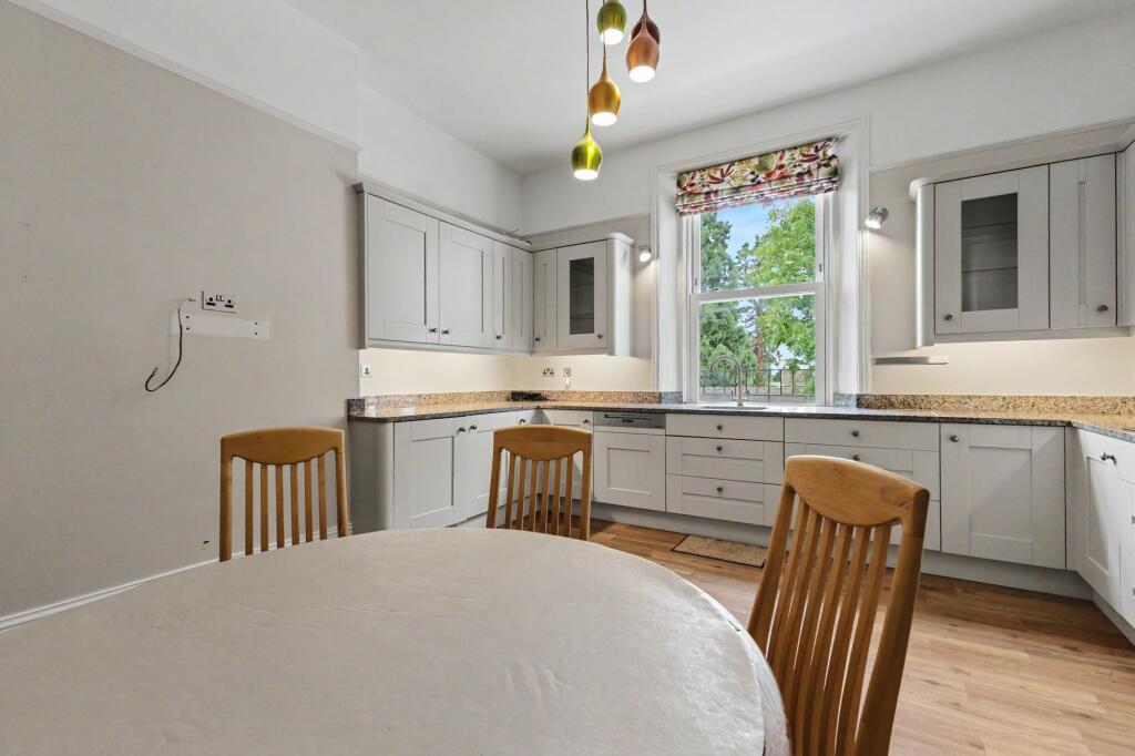 Apartment in Worcester - More