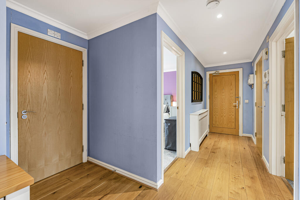 Amethyst Walk, Welwyn Garden City, Hertfordshire, AL8 photo 2